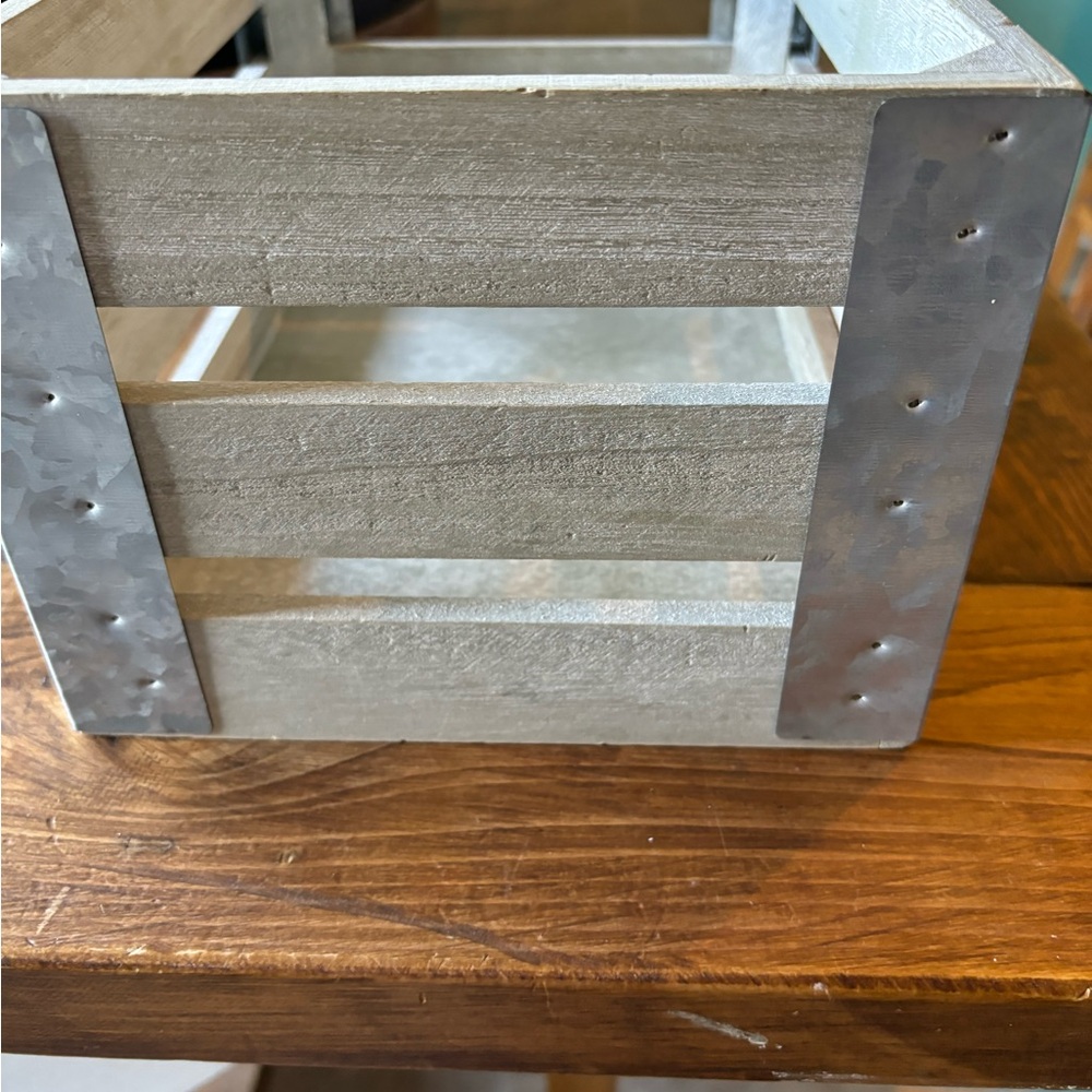 Cute little storage crate 10 1/2 x 8x 6